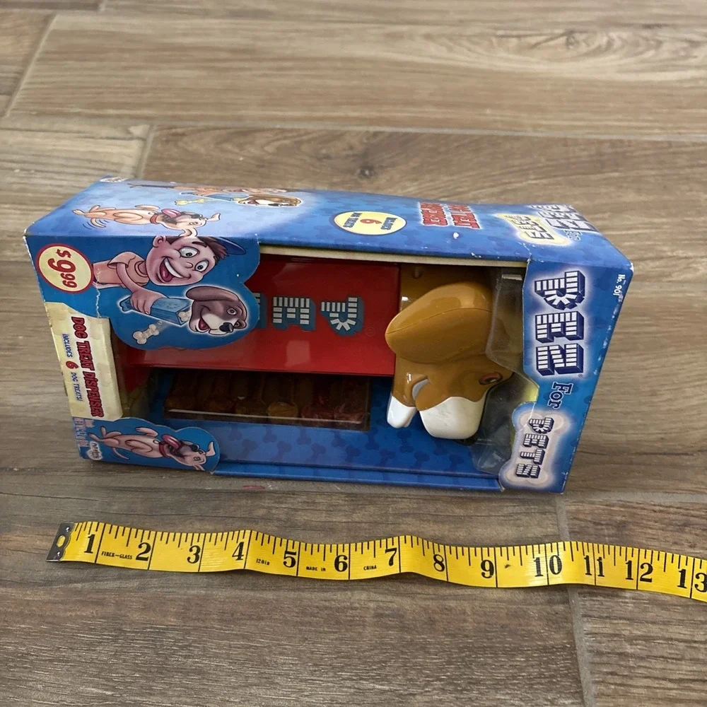 PEZ For Pets Dog Treat Dispenser - Large Pez. New In Box-‎ 2009 See Notes